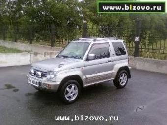 1997 Mitsubishi Pajero Junior Images