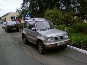 1997 Mitsubishi Pajero Junior Pictures
