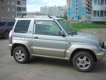1997 Mitsubishi Pajero Junior Pictures