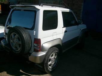 1997 Mitsubishi Pajero Junior Photos