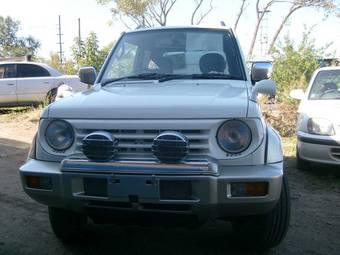 1997 Mitsubishi Pajero Junior Photos