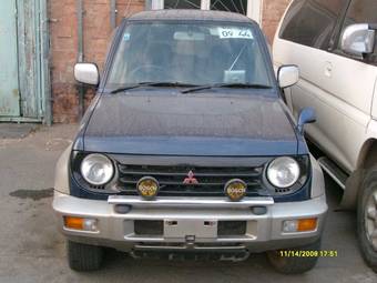 1998 Mitsubishi Pajero Junior Images