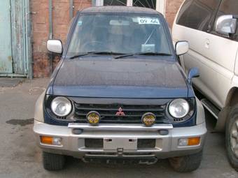 1998 Mitsubishi Pajero Junior Photos