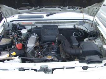 1998 Mitsubishi Pajero Junior Photos