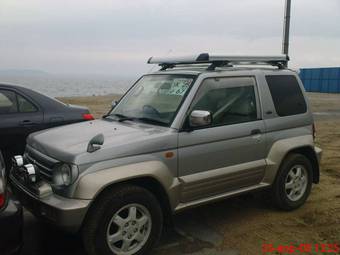 1998 Mitsubishi Pajero Junior Photos