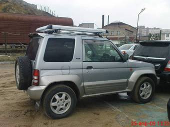 1998 Mitsubishi Pajero Junior Photos