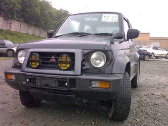 1998 Mitsubishi Pajero Junior Photos