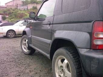 1998 Mitsubishi Pajero Junior Photos