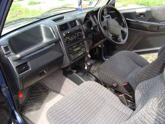 1998 Mitsubishi Pajero Junior Pictures