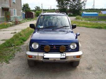 1998 Mitsubishi Pajero Junior Photos