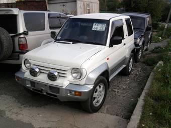 1998 Mitsubishi Pajero Junior Photos
