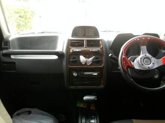 1998 Mitsubishi Pajero Junior Photos