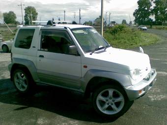 1998 Mitsubishi Pajero Junior Photos