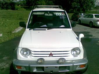 1998 Mitsubishi Pajero Junior Photos