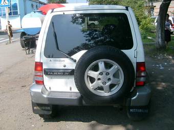 1999 Mitsubishi Pajero Junior Wallpapers