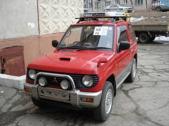 1995 Mitsubishi Pajero Mini Pictures