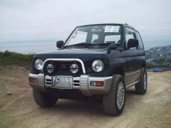 1995 Mitsubishi Pajero Mini Photos