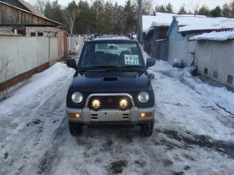 1996 Mitsubishi Pajero Mini Photos