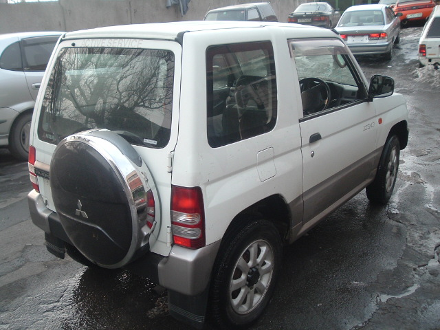 1997 Mitsubishi Pajero Mini Photos