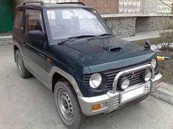 1997 Mitsubishi Pajero Mini Pictures