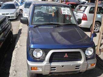1998 Mitsubishi Pajero Mini Pictures