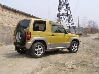 1998 Mitsubishi Pajero Mini Photos