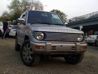 1998 Mitsubishi Pajero Mini Photos