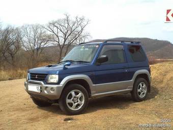 1998 Mitsubishi Pajero Mini Photos