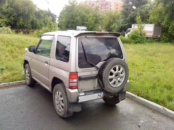 1998 Mitsubishi Pajero Mini Photos