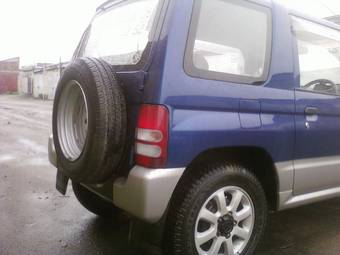 1998 Mitsubishi Pajero Mini Photos