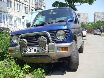 1998 Mitsubishi Pajero Mini Photos