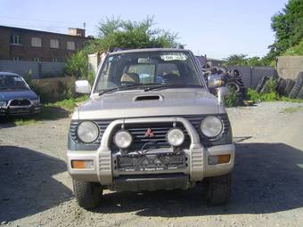 1998 Mitsubishi Pajero Mini Pictures