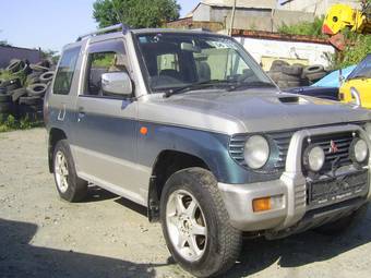 1998 Mitsubishi Pajero Mini Photos