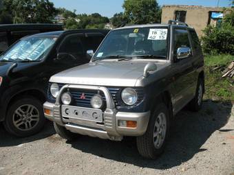 1998 Mitsubishi Pajero Mini Photos