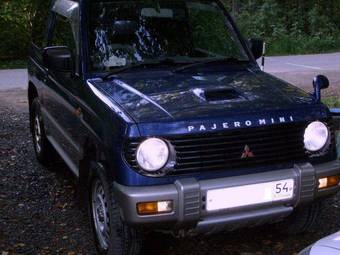 1998 Mitsubishi Pajero Mini Pictures