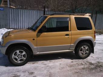 1999 Mitsubishi Pajero Mini Photos