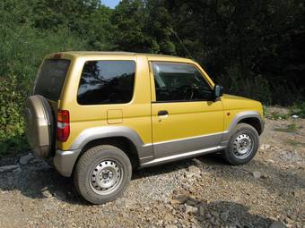 1999 Mitsubishi Pajero Mini Pictures