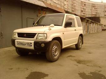 1999 Mitsubishi Pajero Mini Images