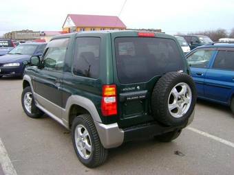 1999 Mitsubishi Pajero Mini Pictures