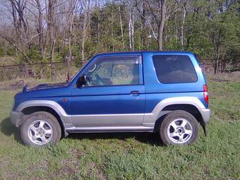 1999 Mitsubishi Pajero Mini Pictures