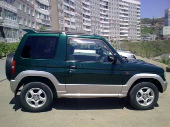 1999 Mitsubishi Pajero Mini Photos