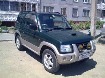 1999 Mitsubishi Pajero Mini Pictures