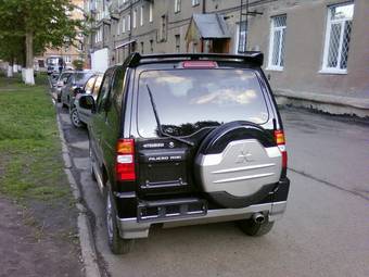 1999 Mitsubishi Pajero Mini Pictures