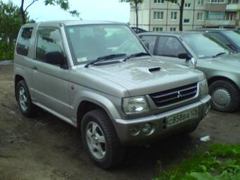 1999 Mitsubishi Pajero Mini Images