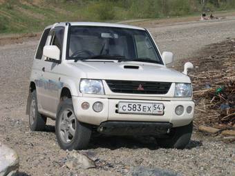 1999 Mitsubishi Pajero Mini Photos