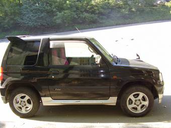 1999 Mitsubishi Pajero Mini Pictures