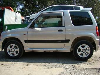 1999 Mitsubishi Pajero Mini Photos