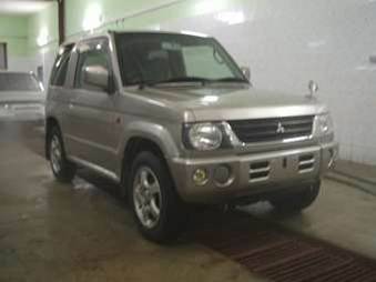 2000 Mitsubishi Pajero Mini