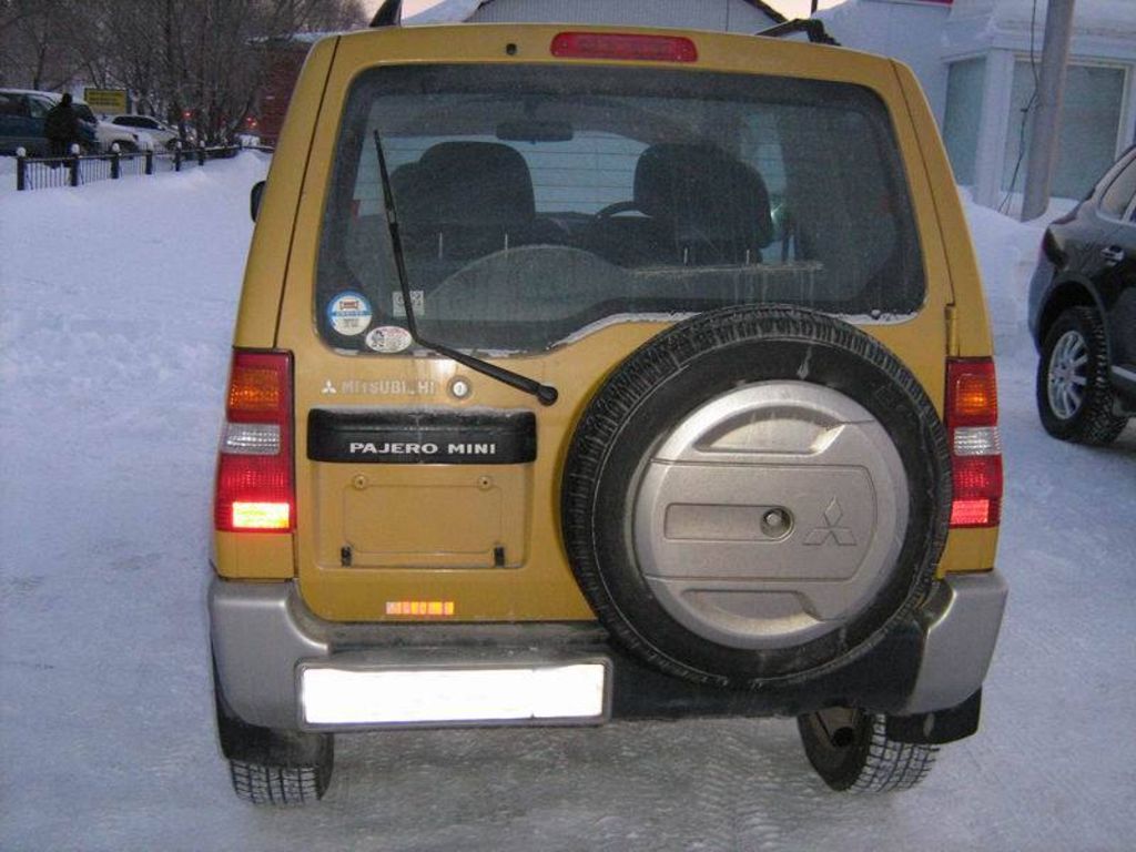 2000 Mitsubishi Pajero Mini