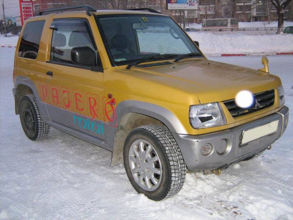 2000 Mitsubishi Pajero Mini